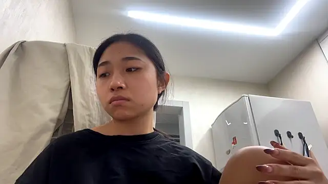 SweetMiaXO online show from 2, 2, 2026