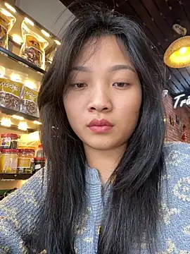 Lyn-be99 online show from 18, 4, 2026