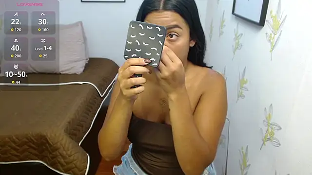 Laia white online show from 9, 4, 2026