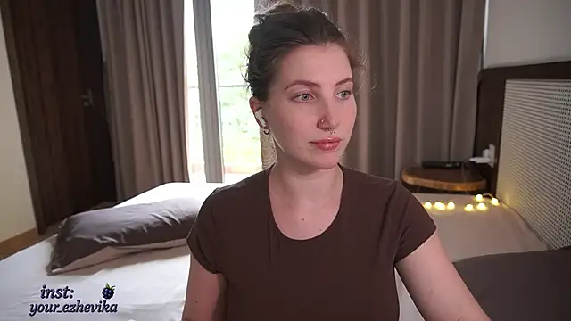 ItsEzheVika online show from 16, 3, 2026