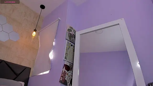 Naomy-lopez online show from 2, 3, 2026