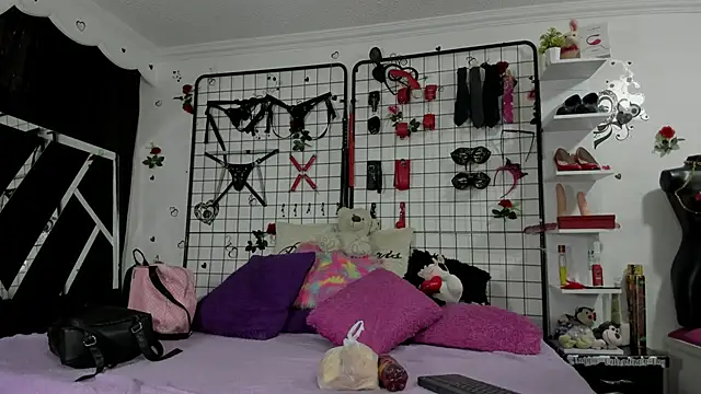 playful-girls online show from 24, 2, 2026