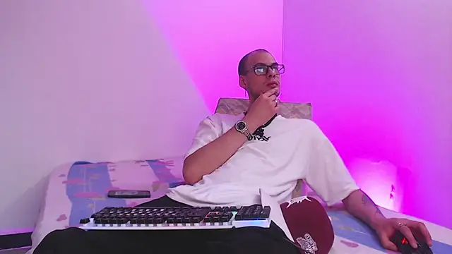 Snapshot of Vlad__night chatting on 10, 2, 2026 Vlad night online show from 10, 2, 2026