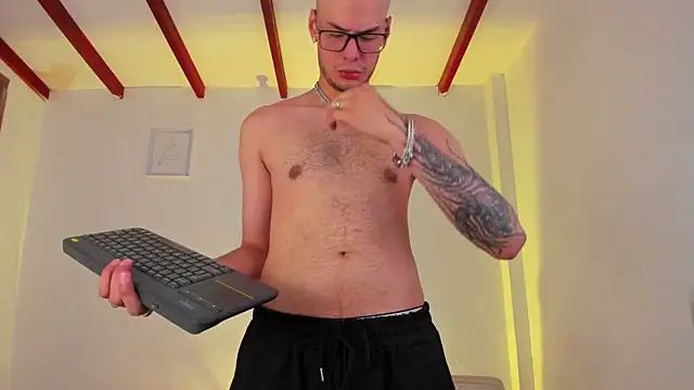 Snapshot of Vlad__night chatting on 15, 7, 2026 Vlad night online show from 15, 7, 2026