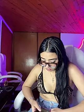 Snapshot of Violetta_pinkk1 chatting on 27, 2, 2026 Violetta pinkk1 online show from 27, 2, 2026