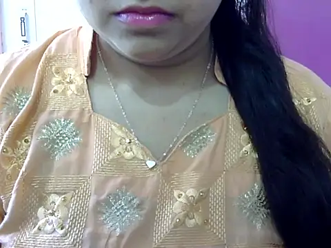 Cute Aliyaa online show from 3, 4, 2026