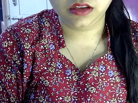 Cute Aliyaa online show from 2, 6, 2026