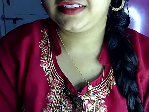 Snapshot of Cute_Aliyaa chatting on 3, 7, 2026 Cute Aliyaa online show from 3, 7, 2026