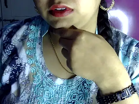 Snapshot of Cute_Aliyaa chatting on 9, 7, 2026 Cute Aliyaa online show from 9, 7, 2026