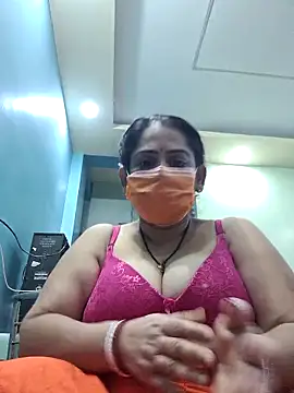 Snapshot of diyam4002 chatting on 4, 2, 2026 diyam4002 online show from 4, 2, 2026