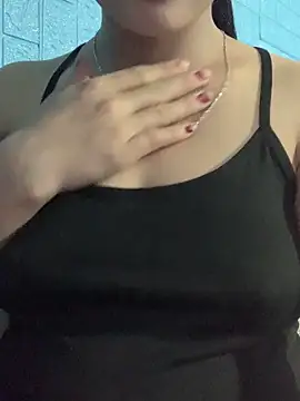 Snapshot of Hoa-tuylip chatting on 17, 2, 2026 Hoa-tuylip online show from 17, 2, 2026