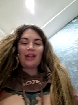 Snapshot of TattooGirlAlia chatting on 5, 1, 2025 TattooGirlAlia online show from 5, 1, 2025