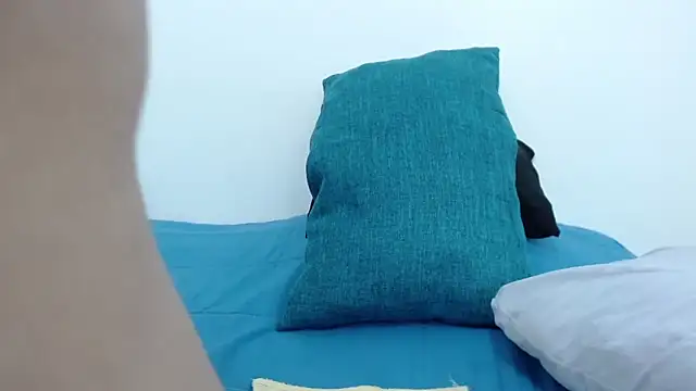 ElizabethMiler online show from 17, 4, 2026