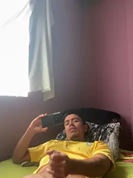 Snapshot of serranoandre chatting on 2, 8, 2026 serranoandre online show from 2, 8, 2026