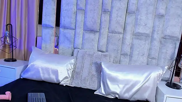 Snapshot of thyara_noa chatting on 3, 2, 2026 thyara noa online show from 3, 2, 2026