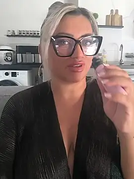 Snapshot of NinaRicci1518 chatting on 30, 6, 2026 NinaRicci1518 online show from 30, 6, 2026