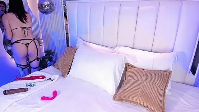 ViolettaColinss online show from 2, 2, 2026