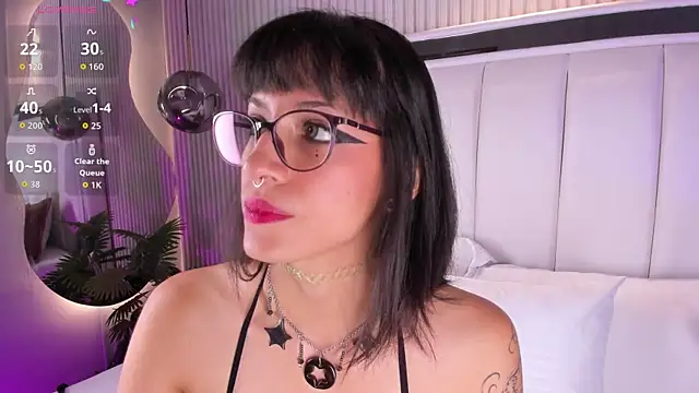 ViolettaColinss online show from 17, 7, 2026
