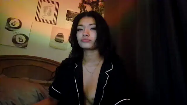 Snapshot of ellianajean chatting on 6, 3, 2026 ellianajean online show from 6, 3, 2026