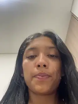 Snapshot of Vinaaly_ chatting on 10, 7, 2026 Vinaaly online show from 10, 7, 2026