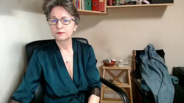 katemodel online show from 2, 12, 2025