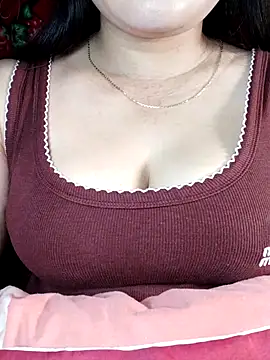 Snapshot of Reina_Fcup01 chatting on 6, 2, 2026 Reina Fcup01 online show from 6, 2, 2026