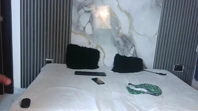 LunandCarlos online show from 15, 4, 2026