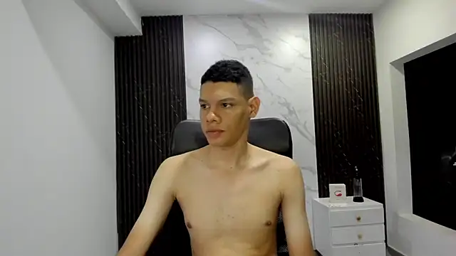 Snapshot of milo_cruz_ chatting on 14, 6, 2026 milo cruz online show from 14, 6, 2026