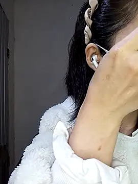 Daisy-lusia2026 online show from 21, 3, 2026