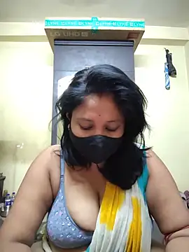 Snapshot of Curvy_Trisha chatting on 31, 5, 2026 Curvy Trisha online show from 31, 5, 2026