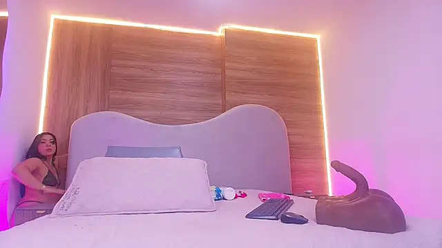 shaina adams online show from 21, 3, 2026