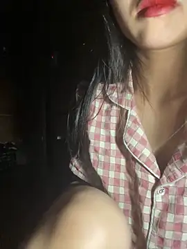 uyensexy online show from 5, 4, 2026