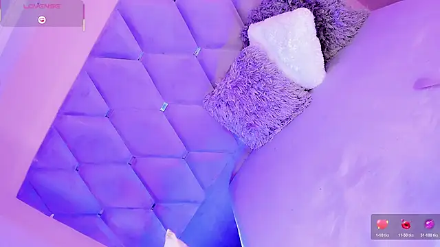 EmmaSweet23 online show from 4, 4, 2026