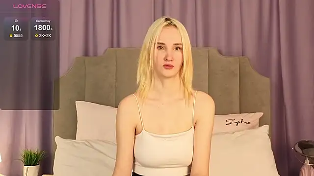 Snapshot of CrystalLili chatting on 9, 2, 2026 CrystalLili online show from 9, 2, 2026