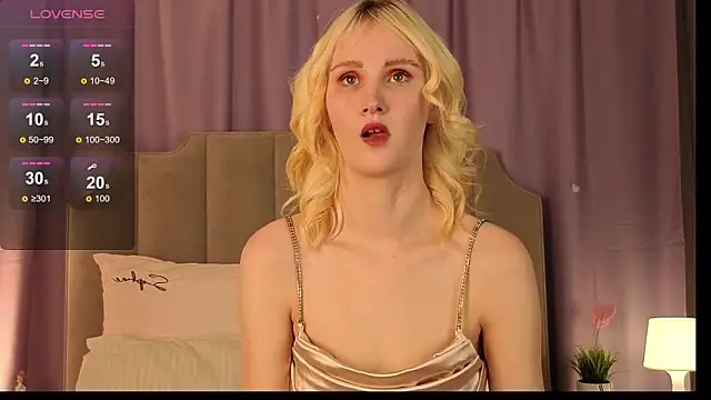 CrystalLili online show from 23, 3, 2026