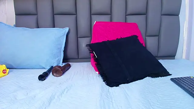 melany roberts  online show from 8, 4, 2026