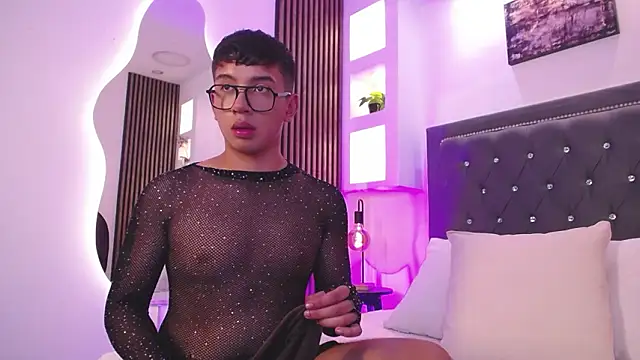 Snapshot of Fancy_Vixen chatting on 20, 2, 2026 Fancy Vixen online show from 20, 2, 2026