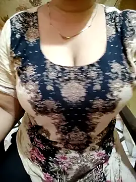 Snapshot of PARI51 chatting on 2, 6, 2026 PARI51 online show from 2, 6, 2026