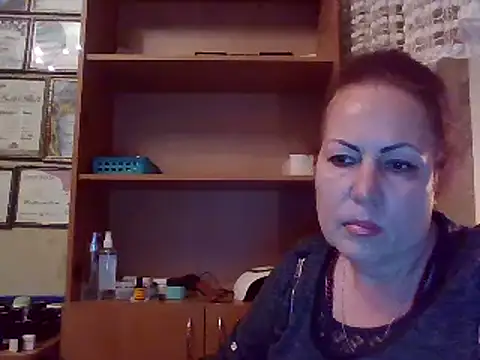 KrystalStyles online show from 5, 4, 2026