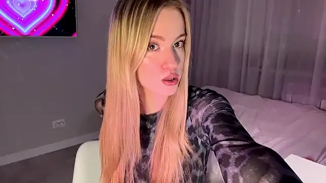 Between Eeys online show from 4, 3, 2026