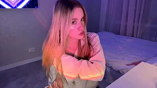 Between Eeys online show from 29, 3, 2026