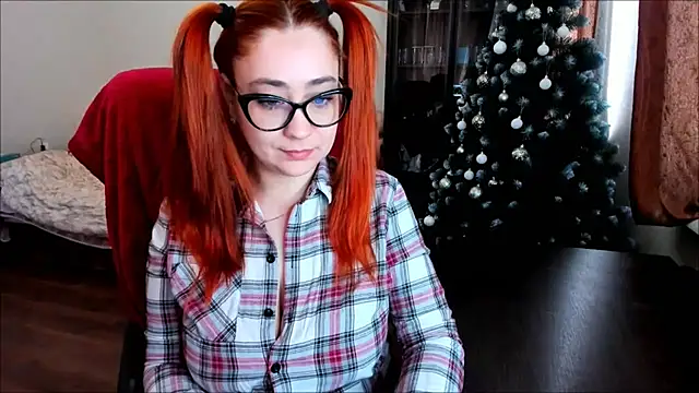 Snapshot of SimplyDivine chatting on 5, 2, 2025 SimplyDivine online show from 5, 2, 2025