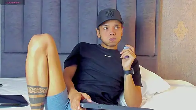 Alejandroo Montenegro online show from 22, 3, 2026