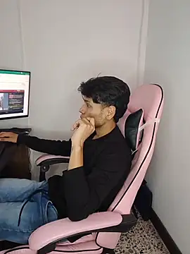 Snapshot of Alejandroo_Montenegro chatting on 2, 6, 2026 Alejandroo Montenegro online show from 2, 6, 2026