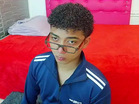 Snapshot of philipsex28 chatting on 5, 2, 2026 philipsex28 online show from 5, 2, 2026