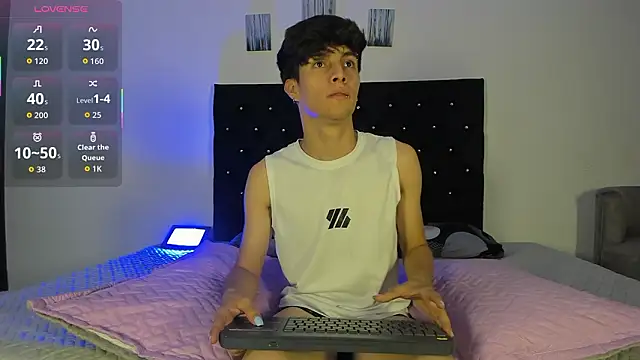 Snapshot of axxxel_twink chatting on 2, 3, 2026 axxxel twink online show from 2, 3, 2026