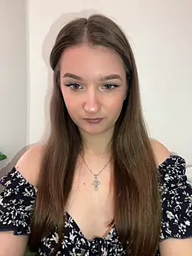 Green eyes lady online show from 22, 4, 2026