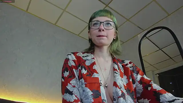 Snapshot of Scarle_Whisper chatting on 27, 2, 2026 Scarle Whisper online show from 27, 2, 2026