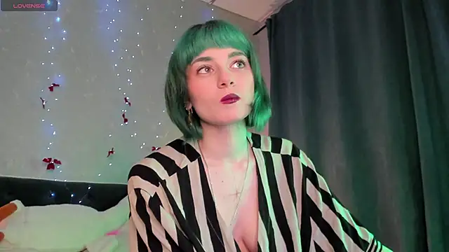 Scarle Whisper online show from 20, 5, 2026