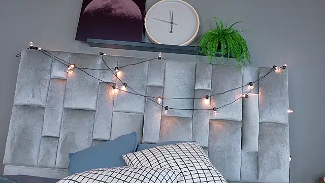 EmmaLou   online show from 4, 2, 2026